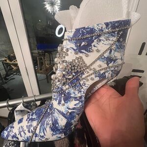 Elegant Blue and White Women's Shoes with Pearl and Rhinestone Detailing